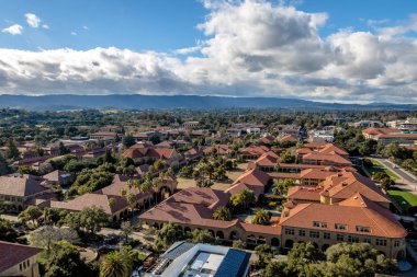 Stanford Üniversitesi Kampüsü - Palo Alto, Kaliforniya, ABD, havadan görünümü
