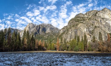 Yosemite Vadisi'nden ile üst Yosemite Falls kışın - Yosemite Milli Parkı, Kaliforniya, ABD