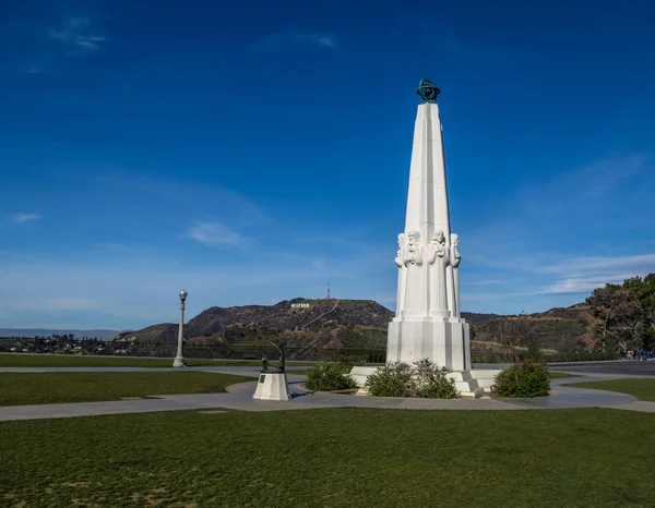 Los Angeles Usa January 2017 Astronomers Monument Griffith Observatory Hollywood — Stock Photo, Image