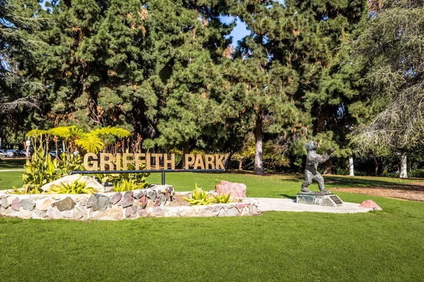 Los Angeles Usa January 2017 Griffith Park Sign Bear Statue — Stock Photo, Image