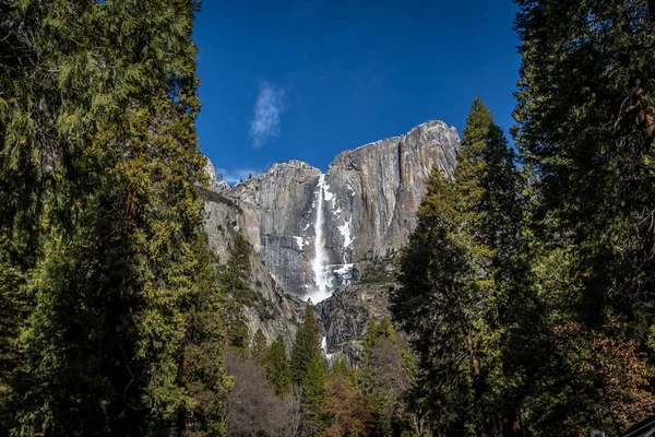 Upper Yosemite Falls Invierno Parque Nacional Yosemite California — Foto de Stock