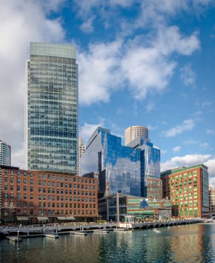 Boston Harbor ve finans bölgesi manzarası - Boston, Massachus