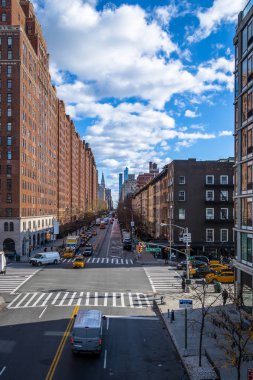 Sokak trafik ve binalarda Chelsea - New York, ABD