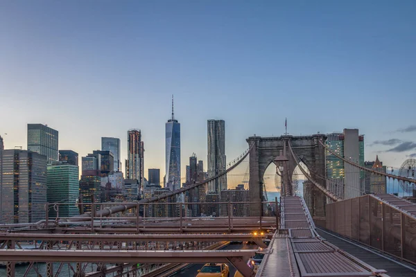 Vista Panorámica Del Tráfico Del Puente Brooklyn Horizonte Manhattan — Foto de Stock