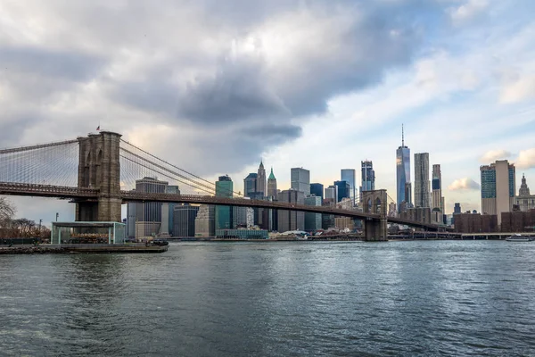 Brooklyn Köprüsü Manhattan Siluetinin New York Abd — Stok fotoğraf