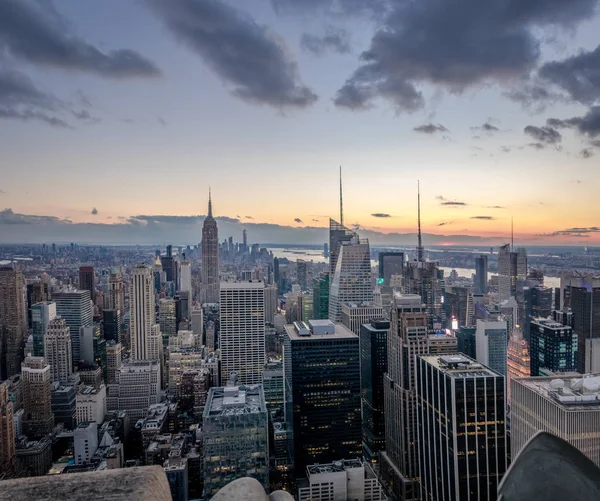 Manhattan Siluetinin Havadan Görünümü Gün Batımında New York Abd — Stok fotoğraf