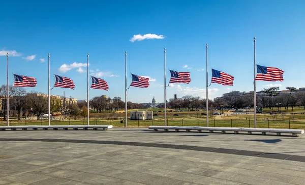 American Flags Capitol Background Washington — Stock Photo, Image