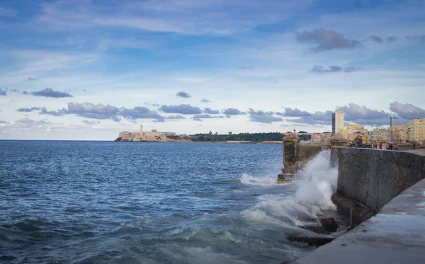 Волны Бьющиеся Стену Эль Малекона Гавана Куба — стоковое фото