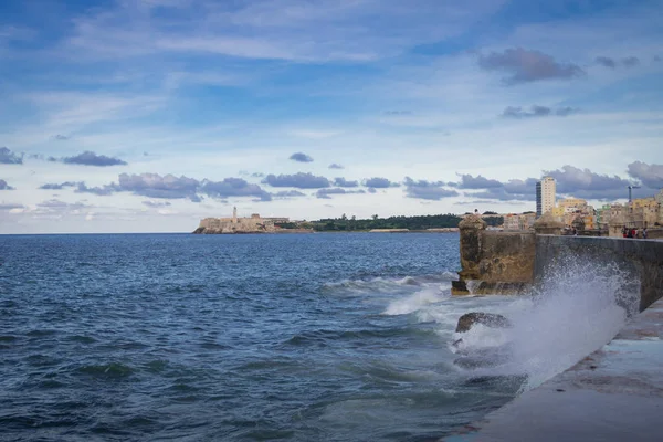 Волны Бьющиеся Стену Эль Малекона Гавана Куба — стоковое фото