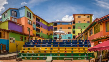 Plaza de los Zocalos - Guatape, Kolombiya