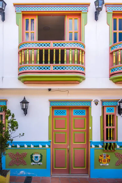 Красочный Дом Гуатапе Колумбия — стоковое фото