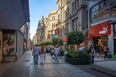 Buenos Aires, Arjantin - 04 Şubat 2018: Calle Florida (Florida Street) - Buenos Aires, Arjantin