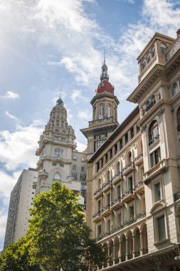Palacio Barolo (Barolo Sarayı) ve La Inmobiliaria binalar - Buenos Aires, Arjantin