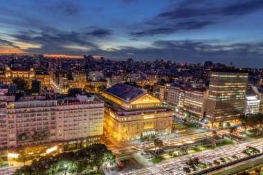Hava geceleri - Buenos Aires, Arjantin 9 de Julio Avenue görüntülemek