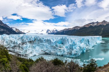 Perito Moreno Buzulu Los Glaciares Milli Parkı Patagonia - El Calafate, Santa Cruz, Arjantin'de panoramik manzaralı