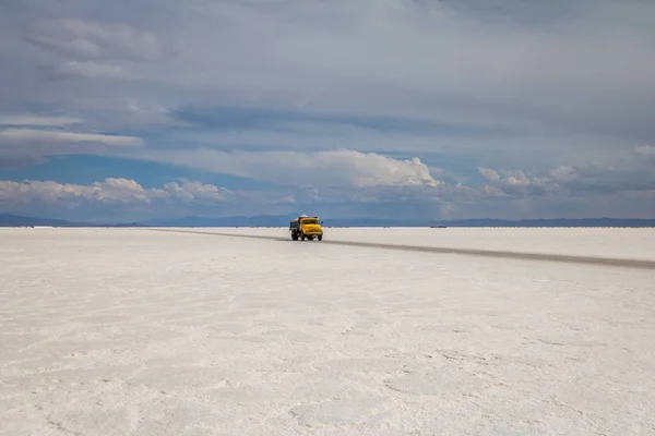 Salt Truck Salinas Grandes Salt Flat Jujuy Argentina —  Fotos de Stock