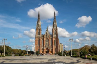 La Plata Katedrali ve Plaza Moreno - La Plata, Buenos Aires Province, Arjantin