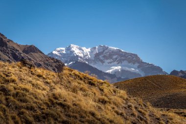 Aconcagua Güney duvarı görünümünden Aconcagua Provincial Park Cordillera de Los Andes - Mendoza Eyaleti, Arjantin