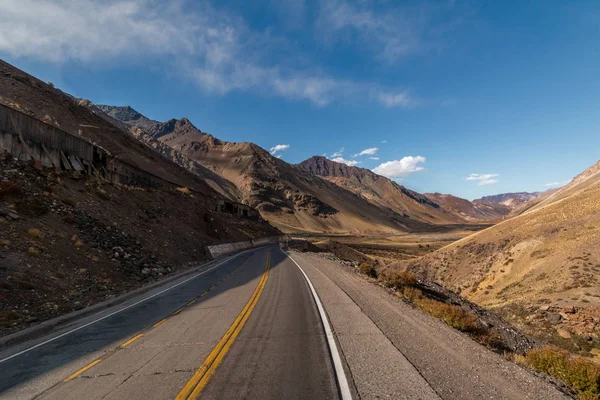 Ruta Δρόμο Που Συνδέει Χιλή Και Την Αργεντινή Μέσω Cordillera — Φωτογραφία Αρχείου