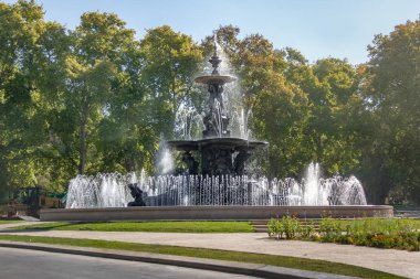 Genel San Martin Park - Mendoza, Arjantin kıta (Fuente de los Continentes) Çeşmesi