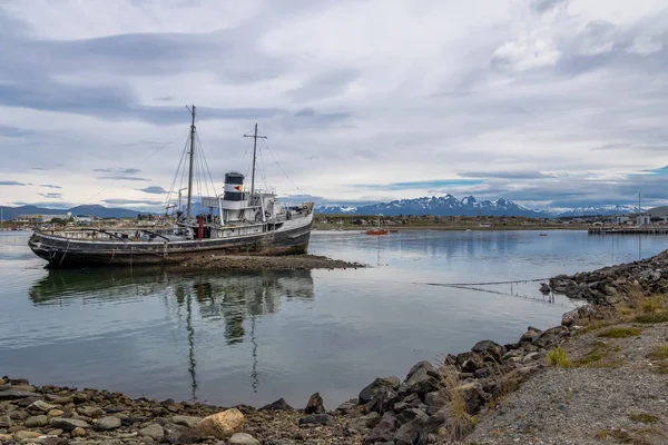 Opuszczony Hms Justice Holownik Łodzi Uziemione Patagonia Ushuaia Tierra Del — Zdjęcie stockowe