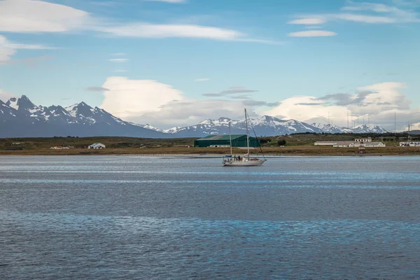 Barca Montagne Beagle Channel Ushuaia Tierra Del Fuego Argentina — Foto Stock