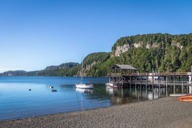 Pier rıhtım Bahia Mansa Bay Nahuel Huapi Gölü - Villa La Angostura, Patagonia, Arjantin