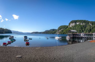 Pier rıhtım Bahia Mansa Bay Nahuel Huapi Gölü - Villa La Angostura, Patagonia, Arjantin