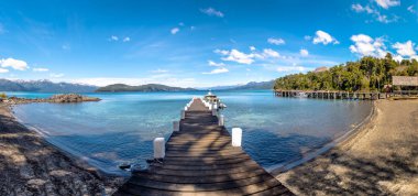 Arrayanes Milli Parkı - Villa La Angostura, Patagonia, Arjantin iskelede panoramik manzaralı