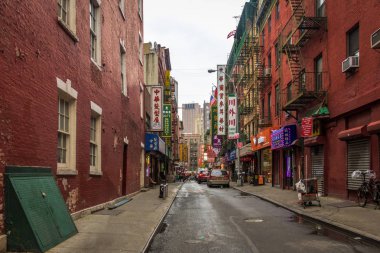 New York, ABD - 11 Aralık 2016: Chinatown sokak
