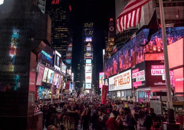 New York, Abd - 07 Aralık 2016: Gece Times Meydanı