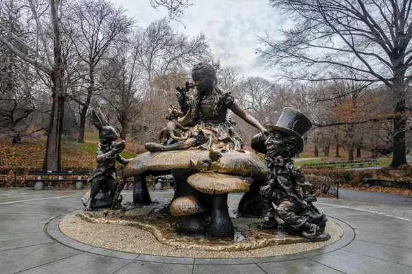 Alice Wonderland Sculpture Central Park New York Usa — Stock Photo, Image