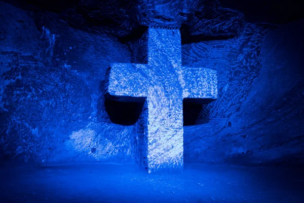 Croix Bleue Chrétienne Sculpture Dans Cathédrale Saline Zipaquira — Photo