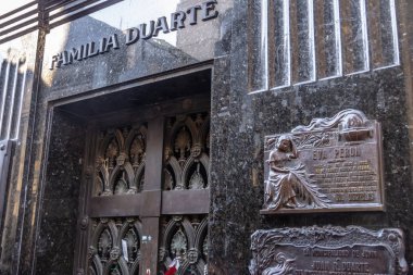 Buenos Aires, Arjantin - 12 Mayıs 2018: Recoleta Mezarlığı - Buenos Aires, Arjantin Evita Peron mezarı