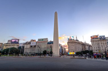 Buenos Aires, Arjantin - 19 Mayıs 2018: Plaza de la Republica 'da Buenos Aires Obelisk - Buenos Aires, Arjantin