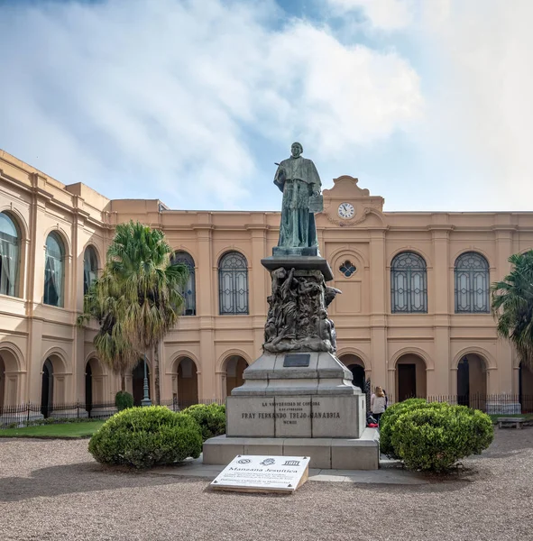 Cordoba Argentina May 2018 Manzana Jesuitica Courtyard Obispo Trejo Statue — Stock Photo, Image