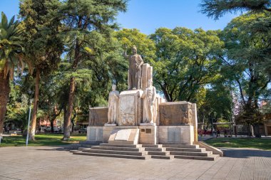 Mendoza, Arjantin - 19 Nisan 2018 Plaza Italia Meydanı Anıtı - Mendoza, Arjantin