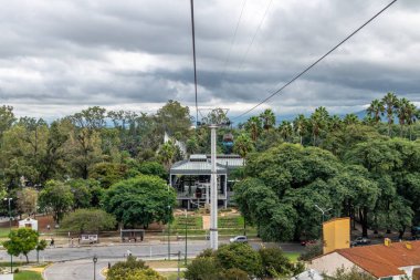 Salta, Arjantin - 25 Nisan 2018: Park San Martin ve Cerro San Bernardo Cable Car - Salta, Arjantin
