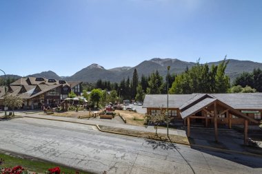 Villa La Angostura, Arjantin - 19 Şubat 2018: Villa La Angostura Otobüs Terminali - Villa La Angostura, Patagonya, Arjantin