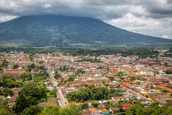 Vista Cidade Antigua Guatemala Cerro Cruz Com Água — Fotografia de Stock