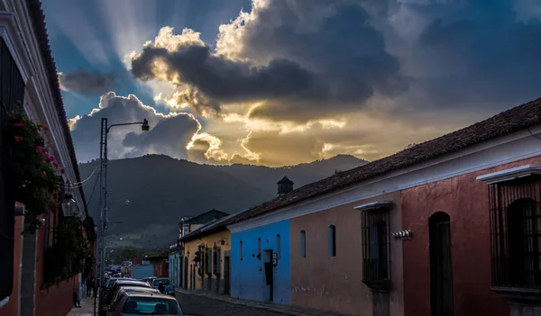 Pôr Sol Sobre Edifícios Coloniais Antígua Guatemala — Fotografia de Stock