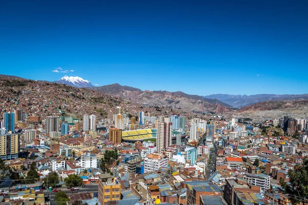 Vista Aérea Cidade Paz Com Montanha Illimani Segundo Plano Paz — Fotografia de Stock