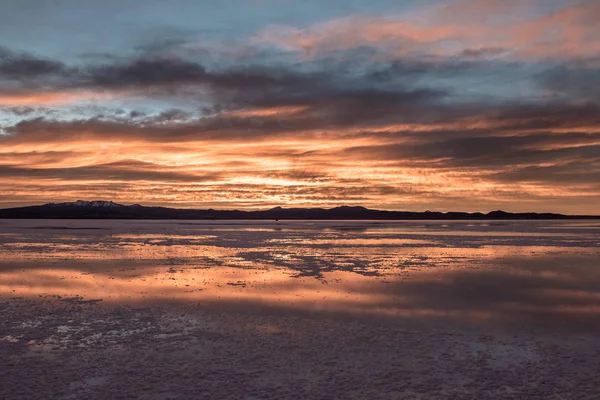 Soluppgång Salar Uyuni Salt Flat Potosi Institutionen Bolivia — Stockfoto