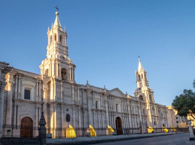 Plaza de Armas Katedrali - Arequipa, Peru