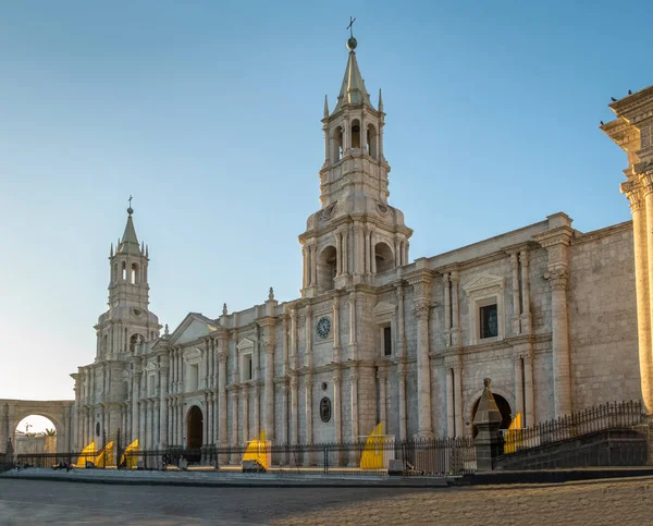 Plaza de Armas Katedrali - Arequipa, Peru