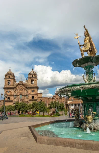 Plaza Armas Inca Szökőkút Kolumbiai Compania Jesus Templom Cuzco Peru — Stock Fotó