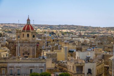 Victoria şehir kalenin - Victoria, Gozo, Malta görünümünden Saint George Bazilikası ile