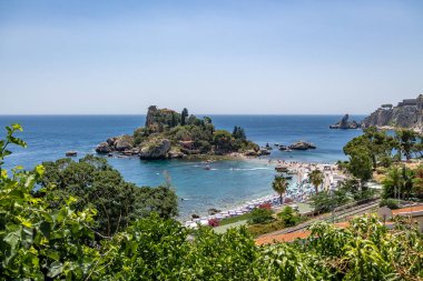 Isola Bella Adası ve beach - Taormina, Sicilya, İtalya havadan görünümü