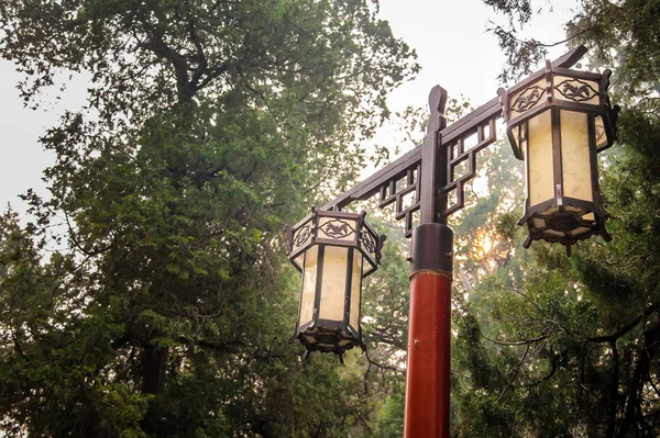 Chinese traditional style garden lamp