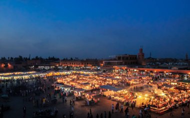 Jemaa el Fnaa kare akşam - Marakeş, Fas